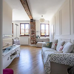 & Modern Apt W/ Netflix-amazon Prime Italy