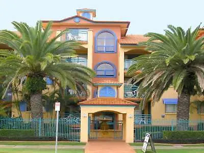 Aruba Sands Resort Broadbeach 4*,